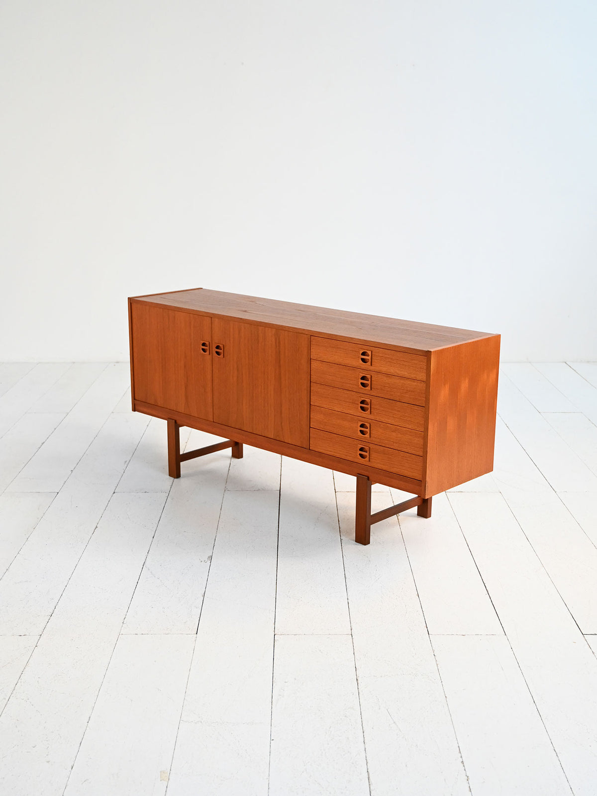 Sideboard scandinavo in teak anni ’60
