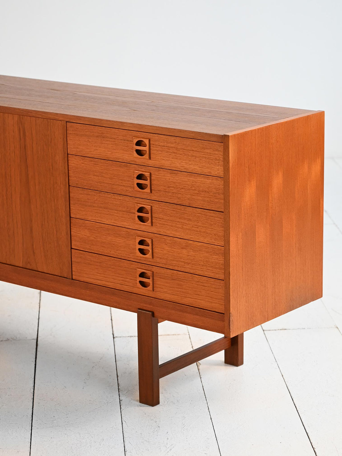 Sideboard scandinavo in teak anni ’60