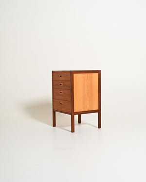 Piccola cassettiera scandinava in teak di Gillis Lundgren, anni '60