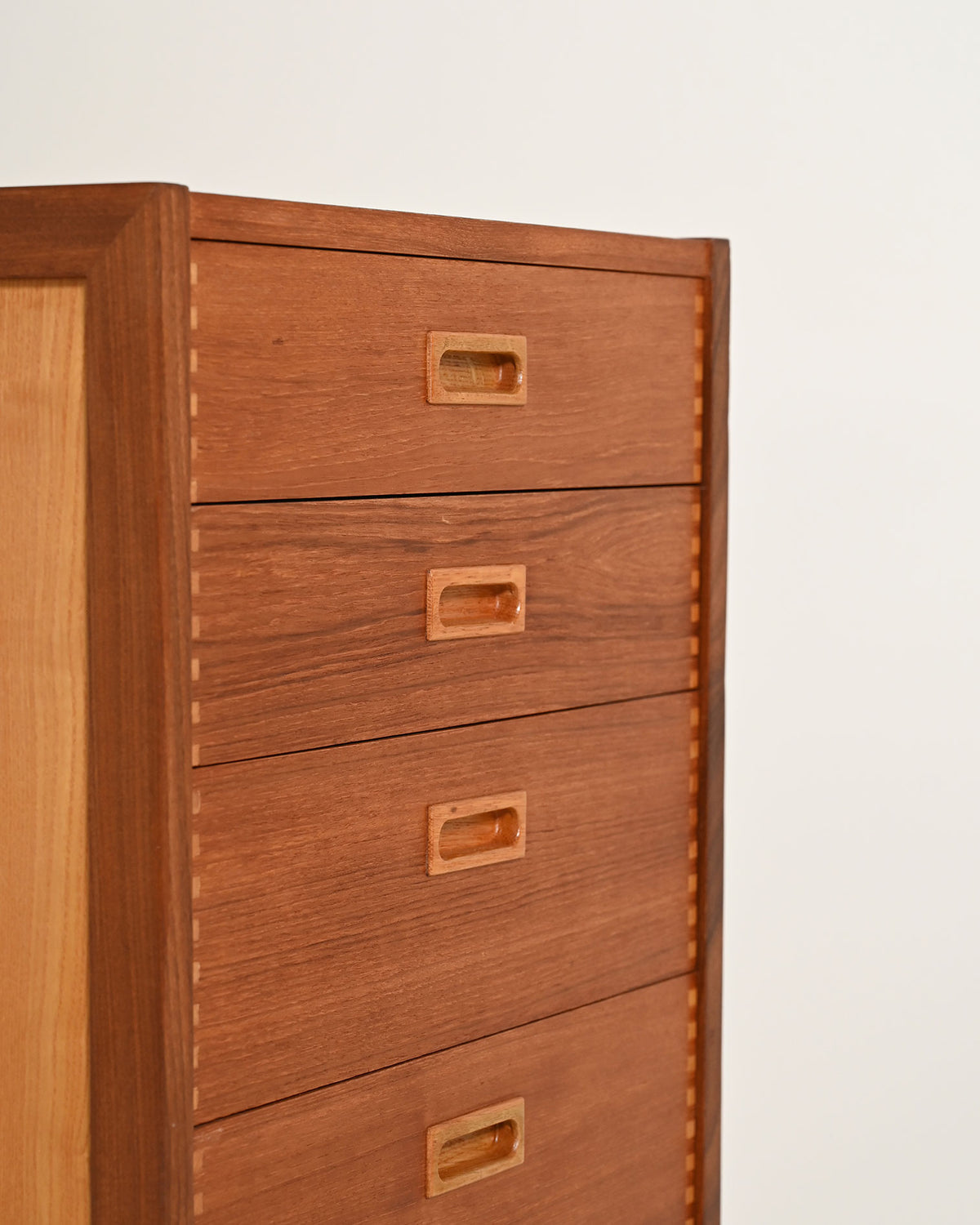 Piccola cassettiera scandinava in teak di Gillis Lundgren, anni '60