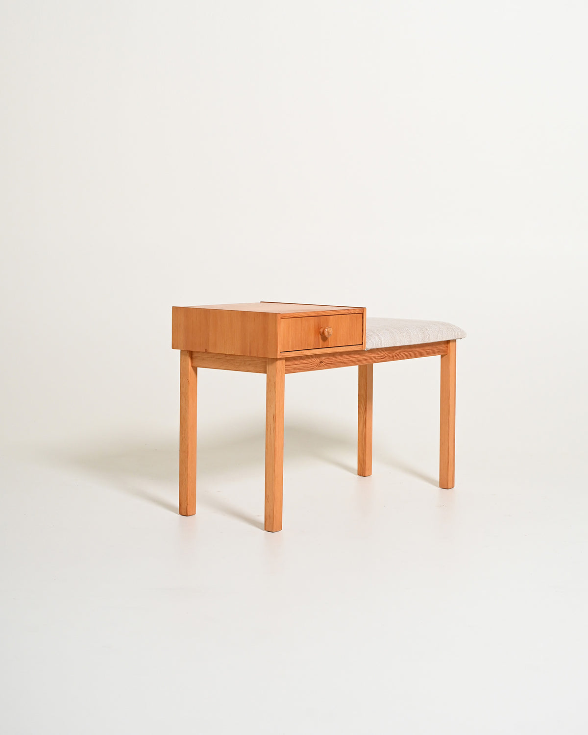 Gossip chair in rovere, anni '80