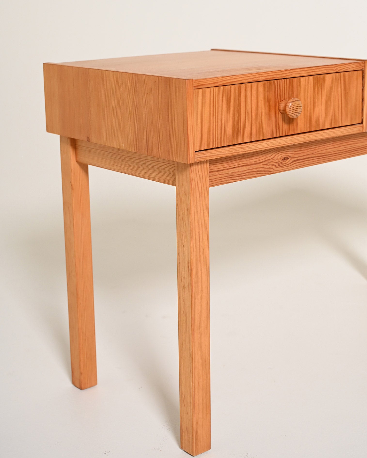 Gossip chair in rovere, anni '80