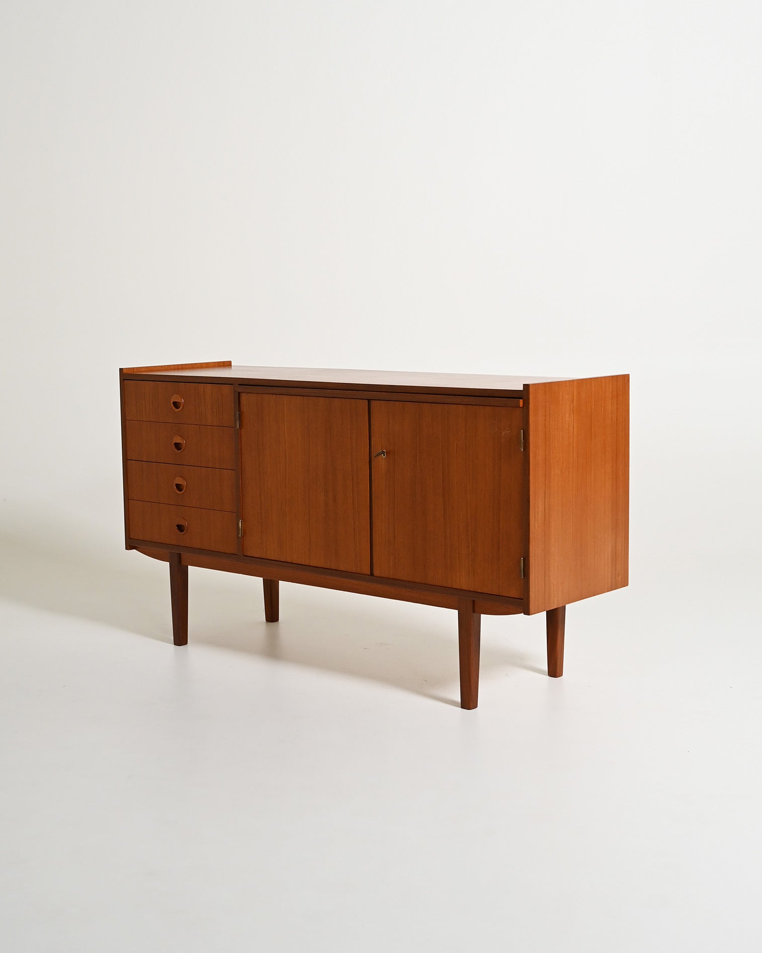 Sideboard scandinavo in teak con piano estraibile, anni '60