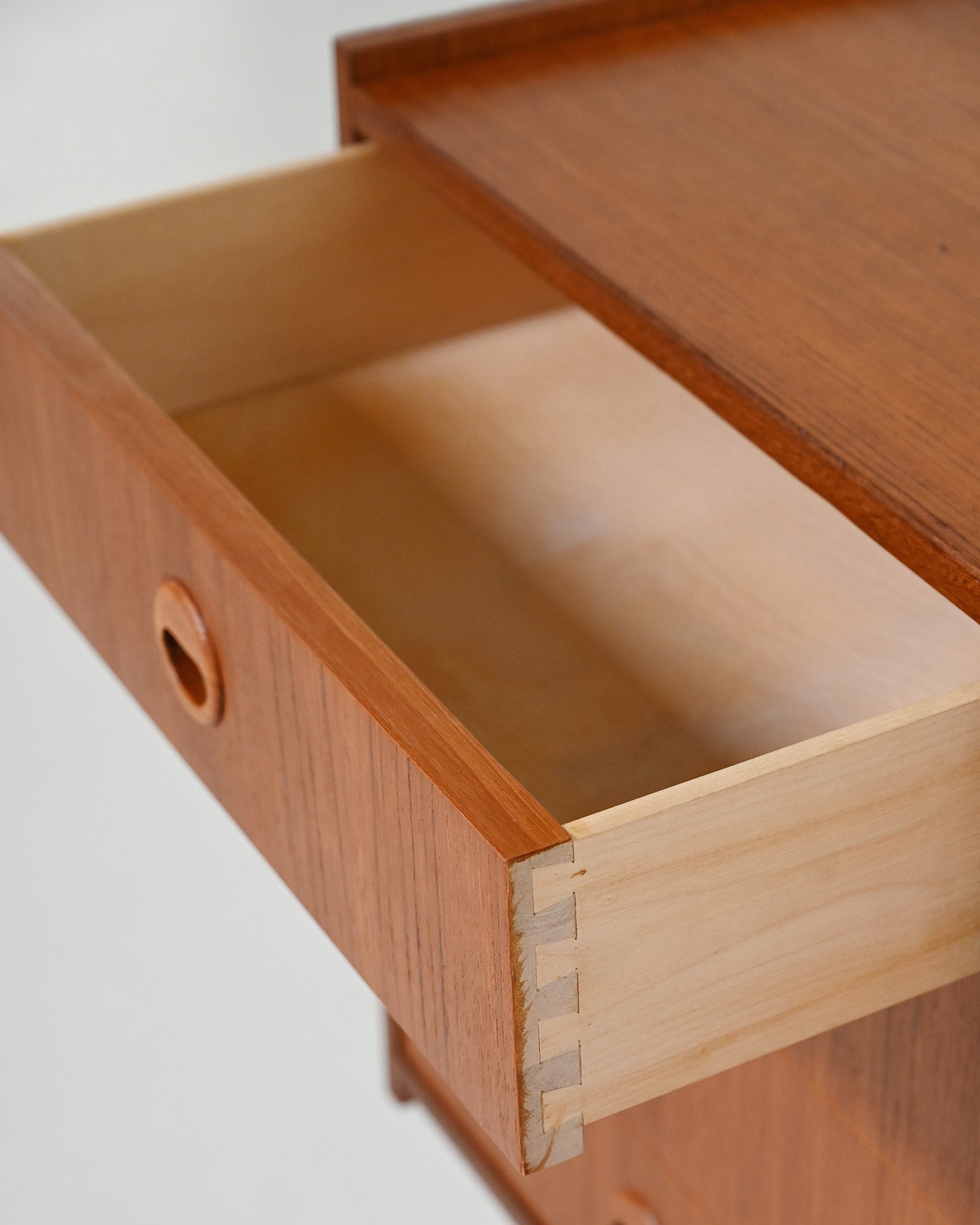 Sideboard scandinavo in teak con piano estraibile, anni '60