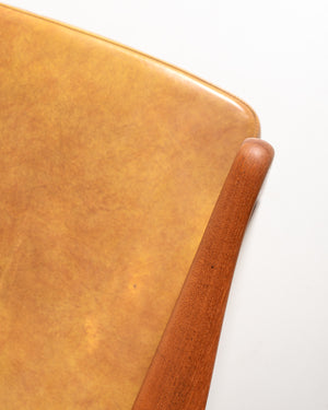 Coppia di poltroncine scandinave in similpelle, anni ’60