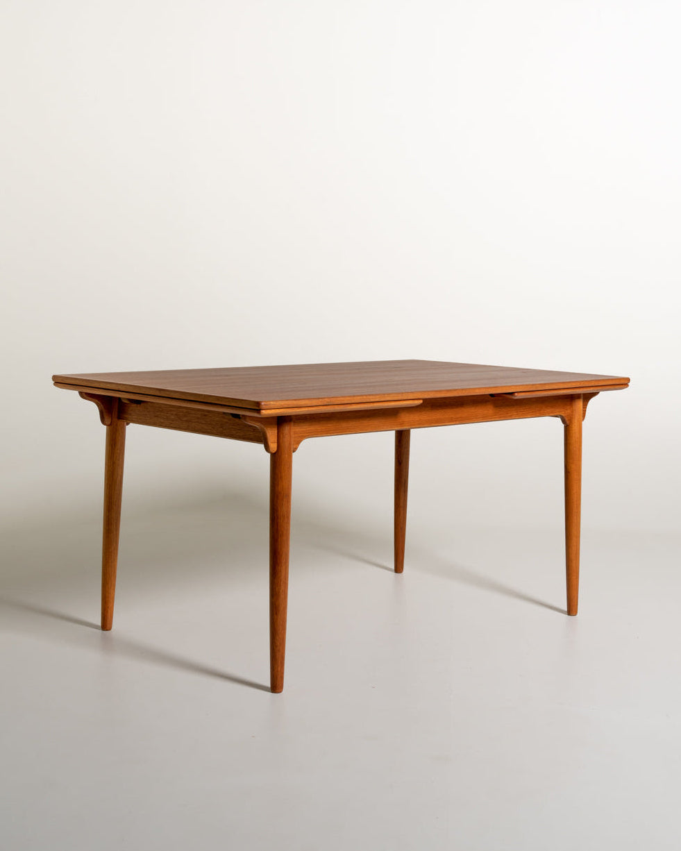 Tavolo “Model 54” prodotto da Omann Jun, anni ’60