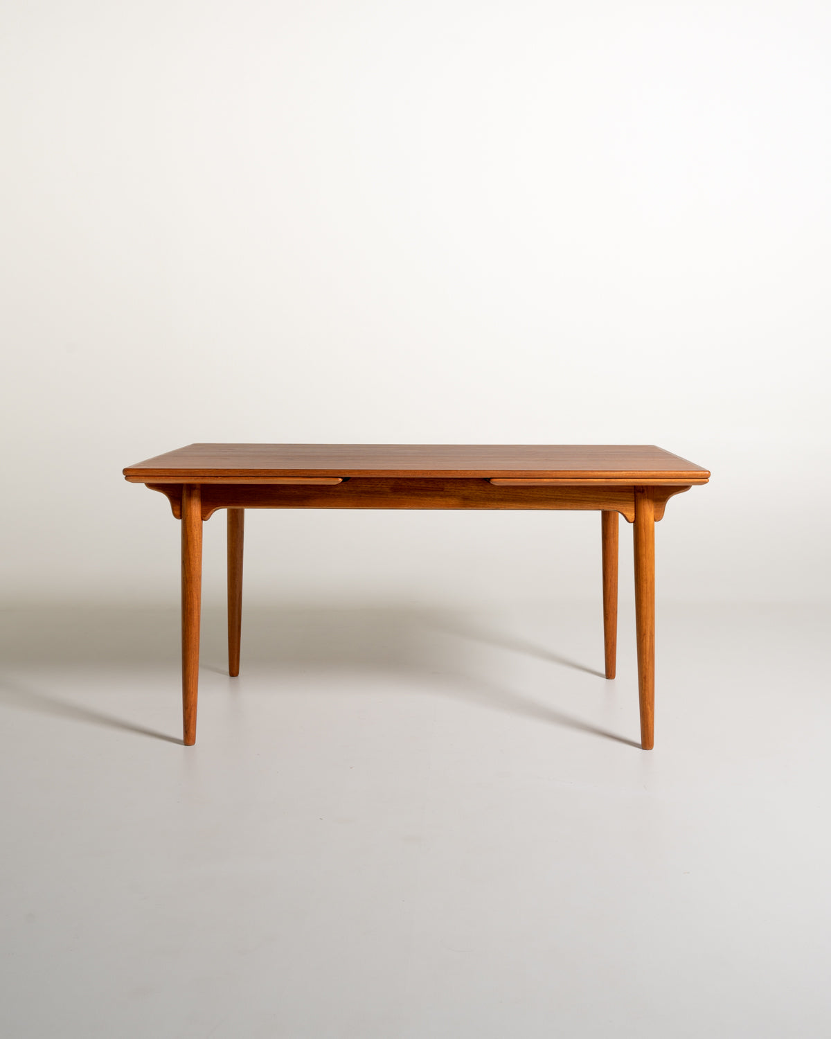 Tavolo “Model 54” prodotto da Omann Jun, anni ’60