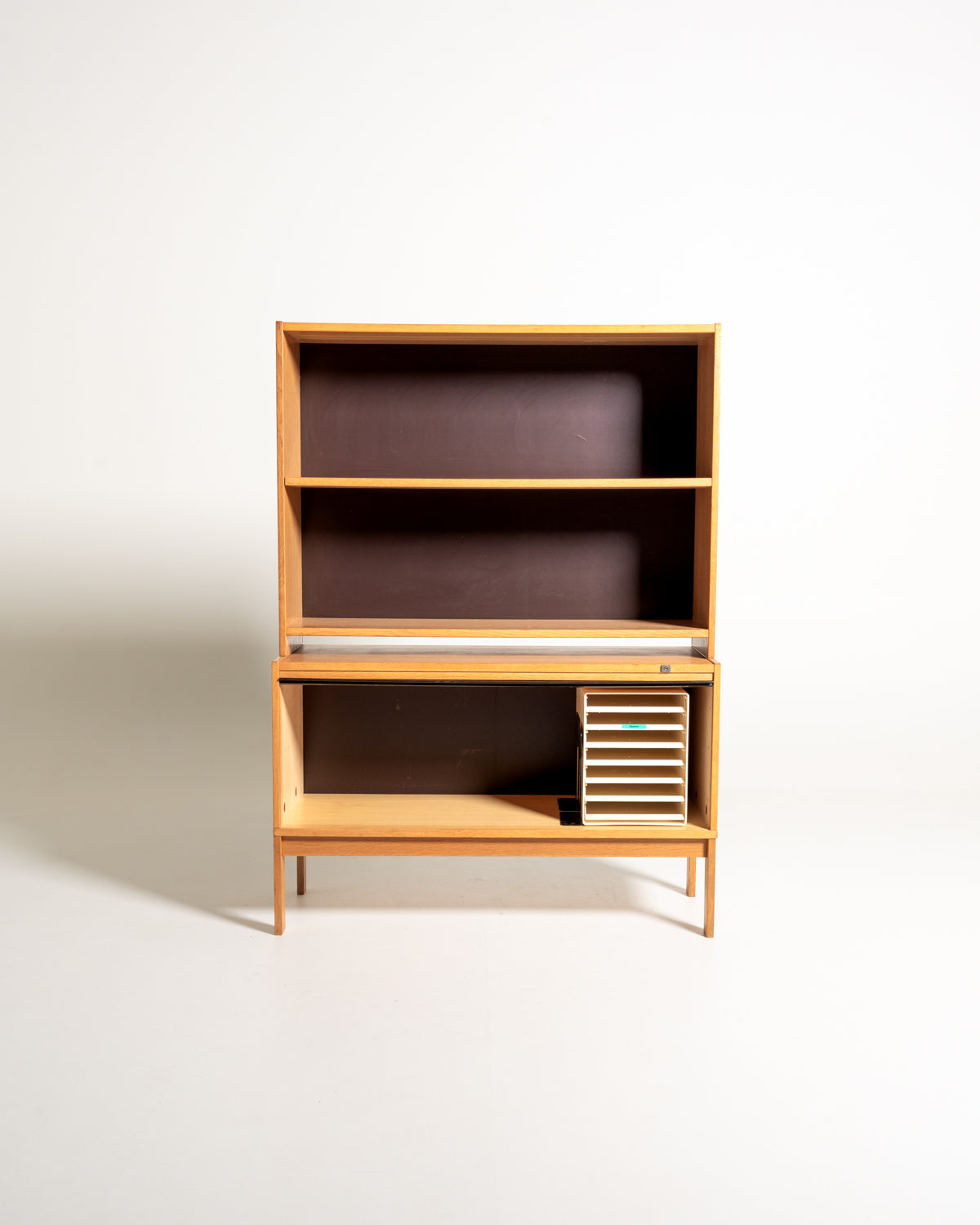 Libreria scandinava in rovere con serranda, anni ’60
