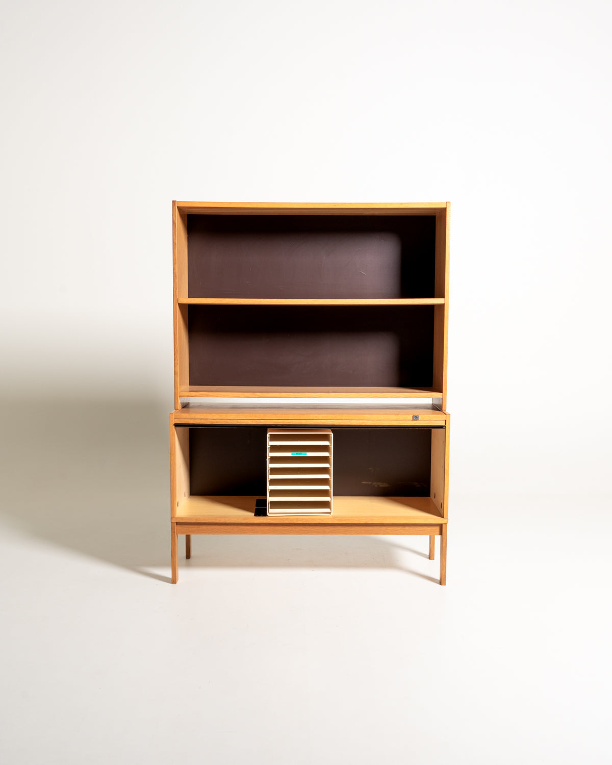Libreria scandinava in rovere con serranda, anni ’60