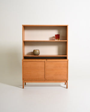 Cabinet in rovere con ante a serrandina e libreria, anni '60