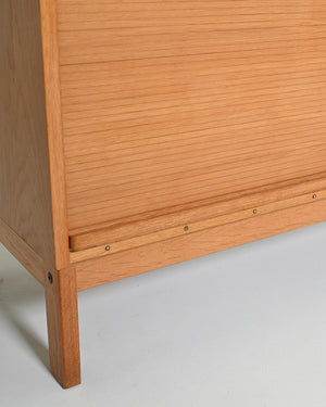 Cabinet in rovere con ante a serrandina e libreria, anni '60