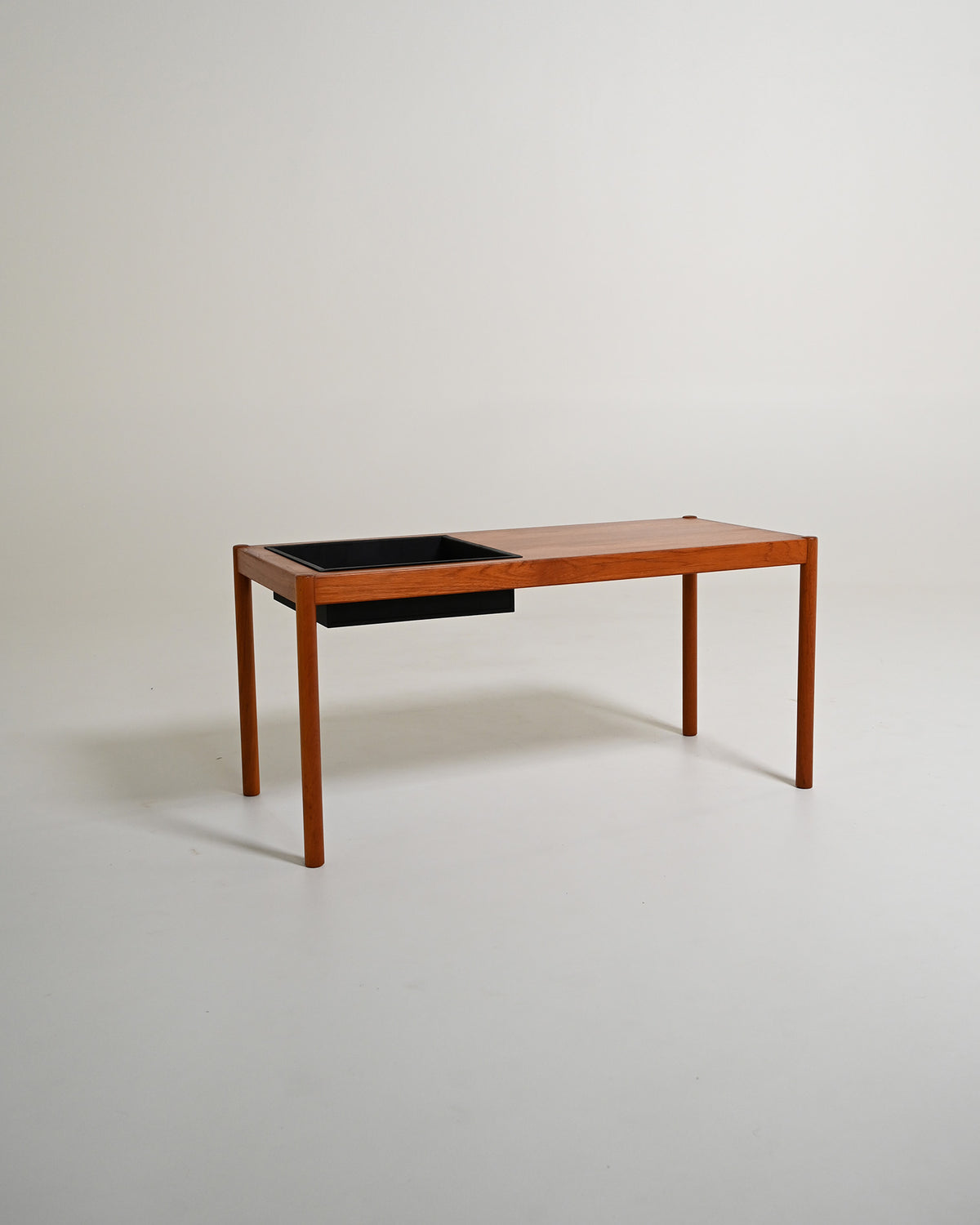 Panca scandinava con vano portapiante in teak, anni '60