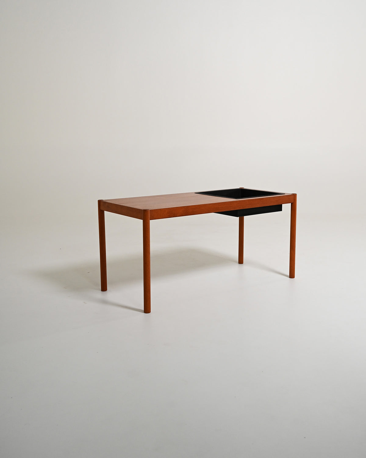 Panca scandinava con vano portapiante in teak, anni '60