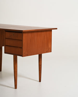 Scrivania scandinava in teak con sei cassetti, anni '60