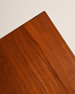 Scrivania scandinava in teak con sei cassetti, anni '60