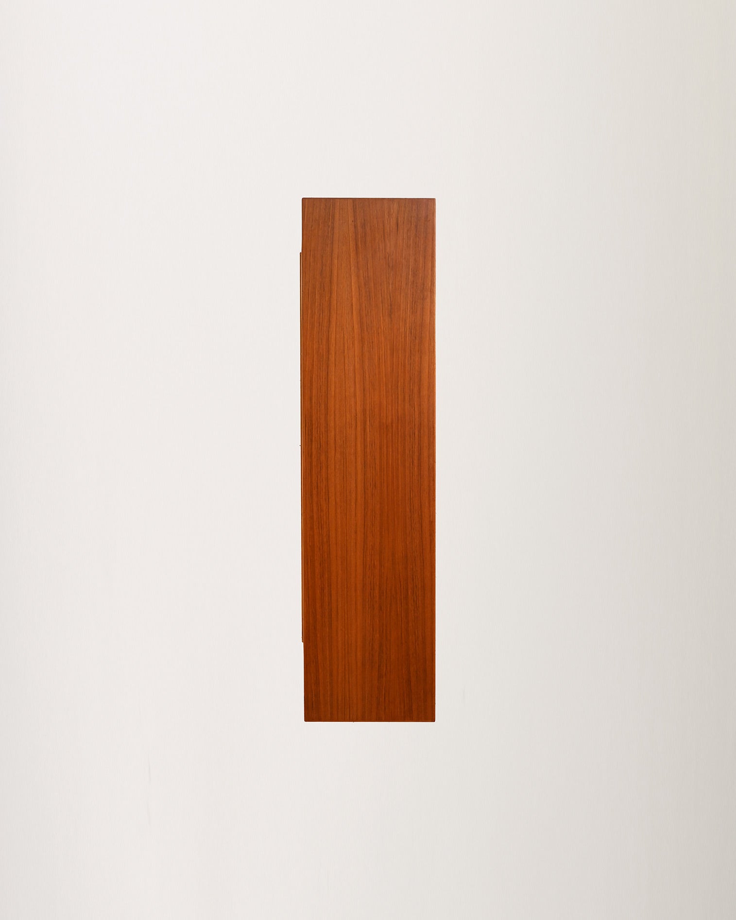Sideboard scandinavo in teak con cassetti scultorei 10