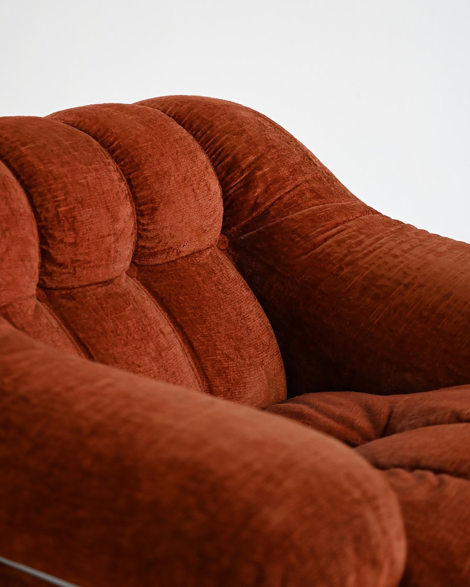Poltrona vintage in velluto arancio, anni ’70 5