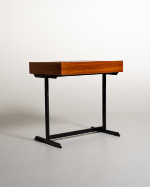 Scrivania in teak e metallo verniciato nero, produzione europea, anni ’60