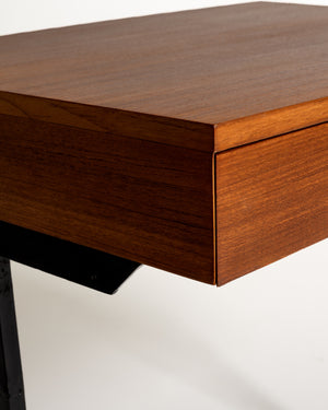Scrivania in teak e metallo verniciato nero, produzione europea, anni ’60
