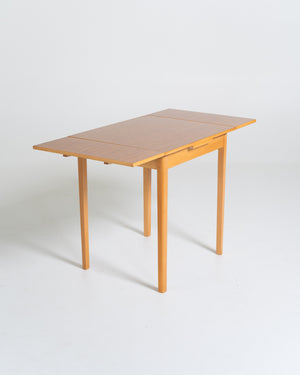 Tavolo da pranzo allungabile in faggio con top in laminato, Svezia, anni ’50-’60