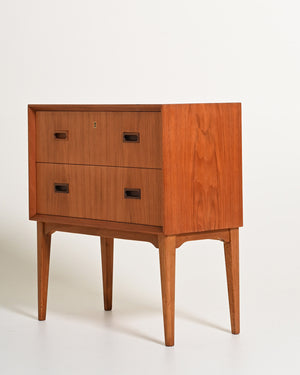 Comodino scandinavo in teak con due cassetti, anni '60