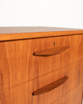 Cassettiera in teak con puntali in ottone