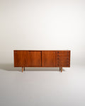 Sideboard danese in teak con ante scorrevoli, anni ’60