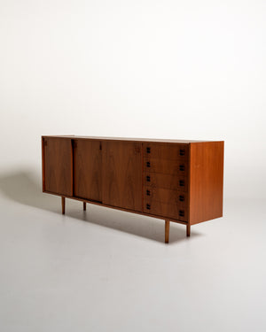 Sideboard danese in teak con ante scorrevoli, anni ’60