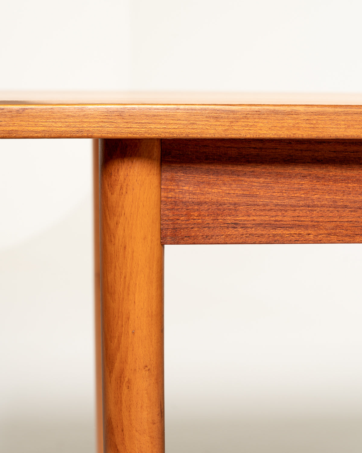 Scrivania scandinava in teak con allunga a ribalta, anni ’50/’60