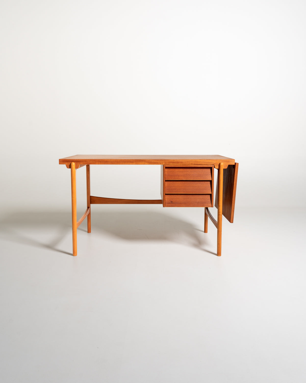 Scrivania “378” di Eric Johansson per Abrahamssons Möbelfabrik, 1956