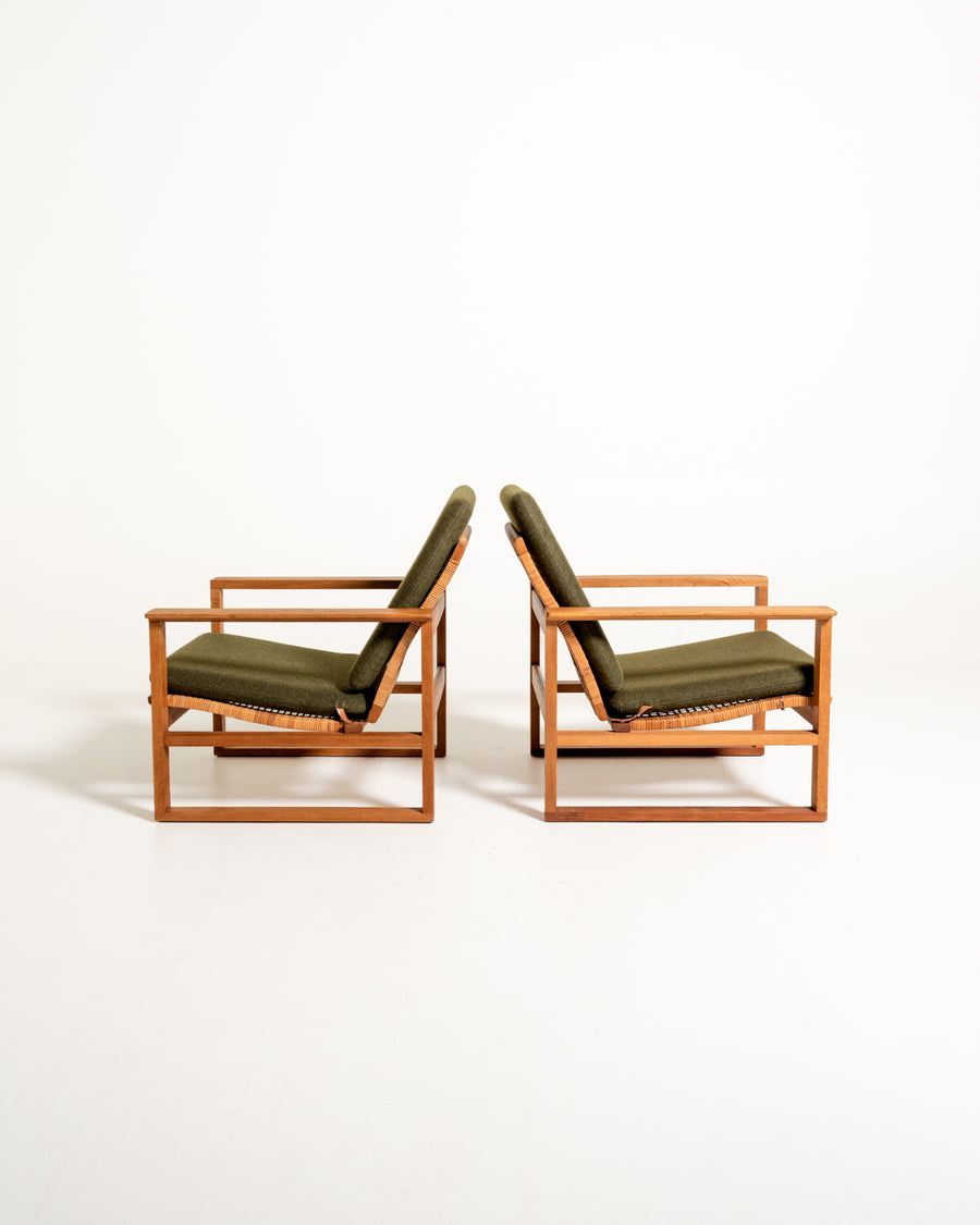 Coppia di poltrone “Medestolen” di Børge Mogensen per Fredericia, 1956-57