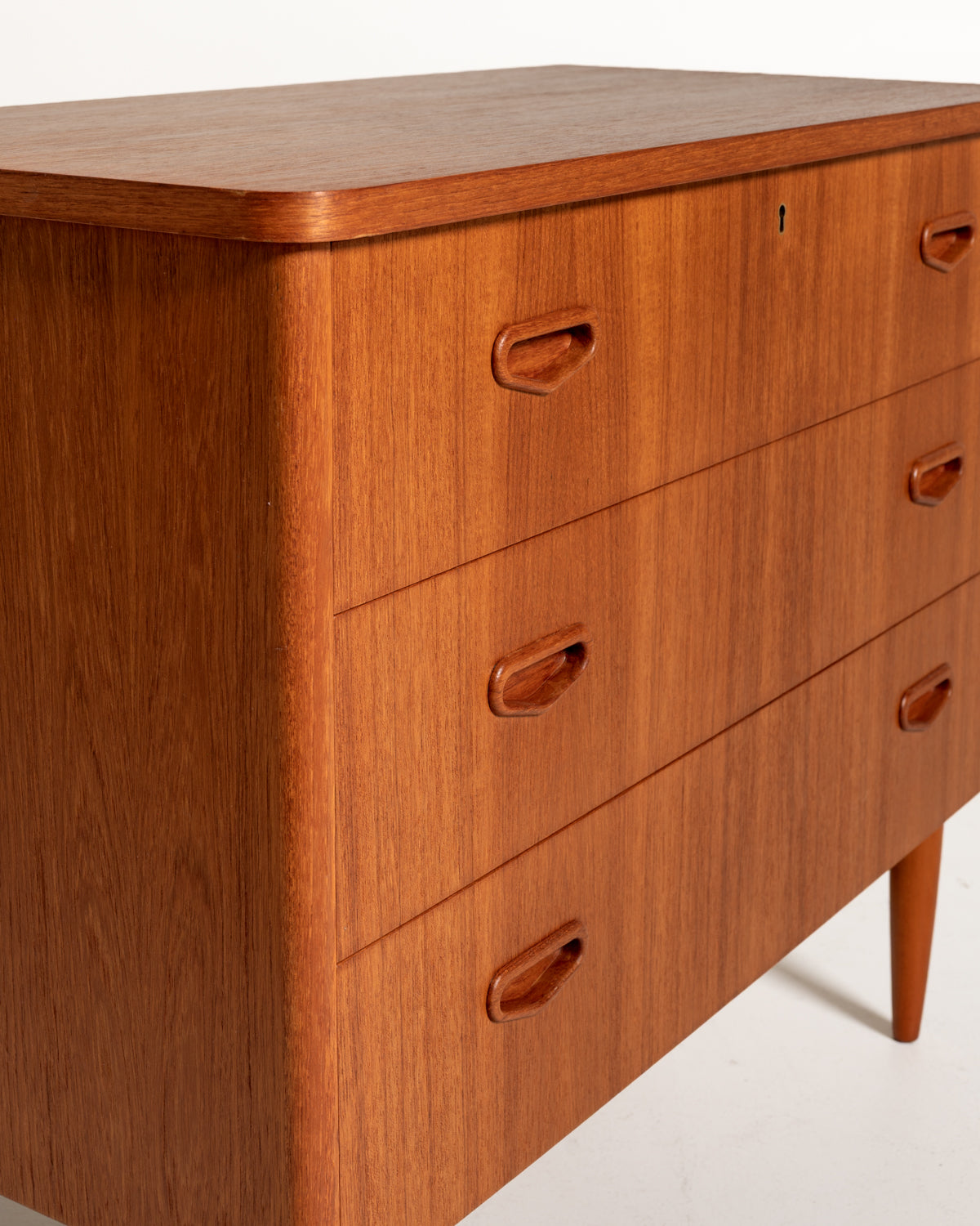 Cassettiera scandinava in teak anni '50/'60