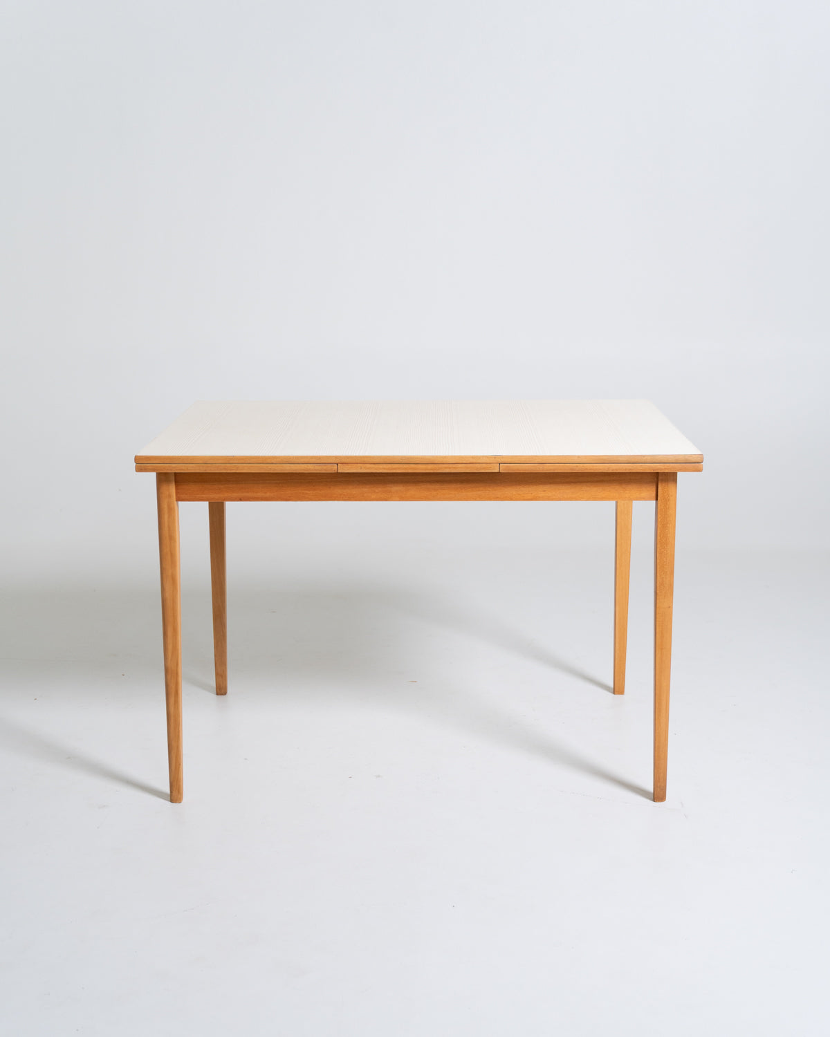 Tavolo da pranzo in laminato chiaro, Svezia, anni ’50-’60