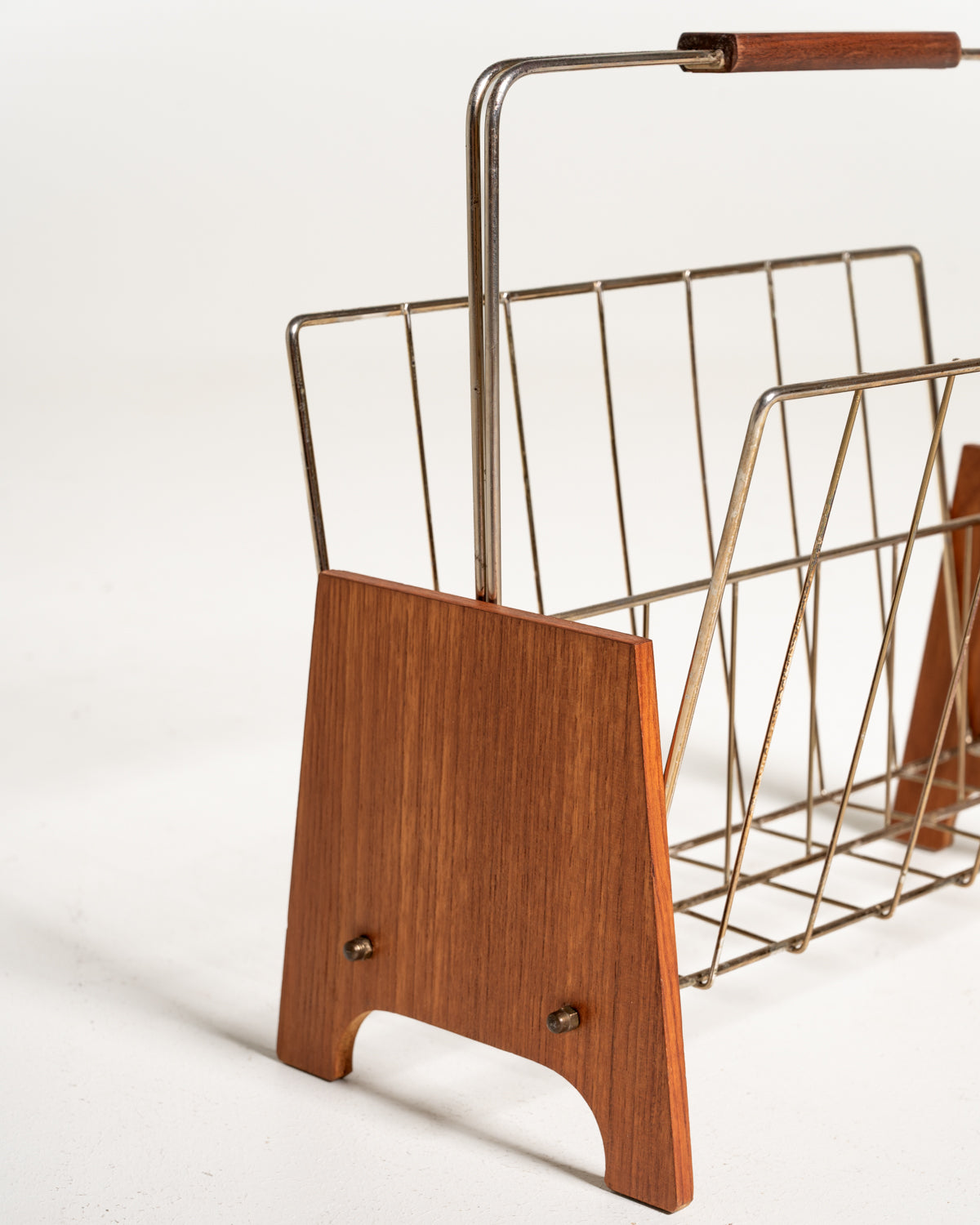 Portariviste scandinavo in teak e ottone, anni ’60