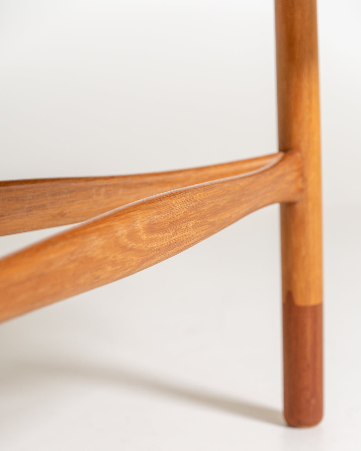 Tavolino in teak e rovere di Yngve Ekström per Westbergs Möbler, Svezia, anni ’50