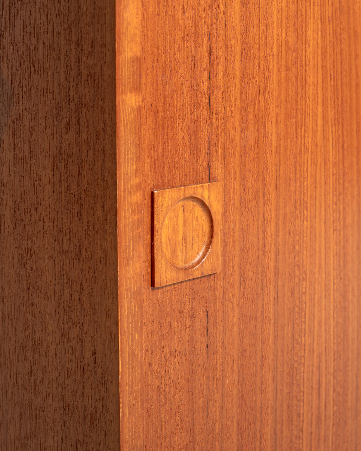 Sideboard danese in teak con tre ante, anni ’60/’70
