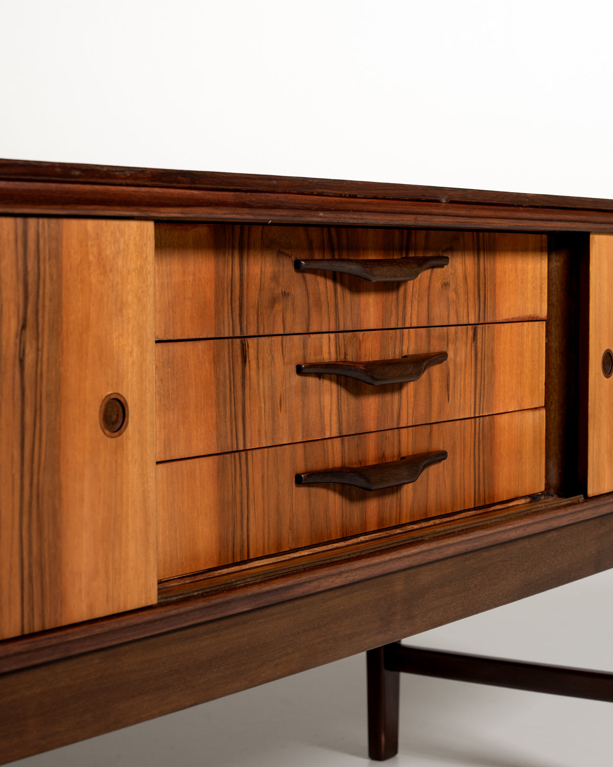 Sideboard scandinavo in palissandro e rovere, anni '60