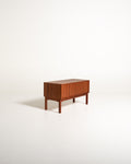 Piccolo mobile contenitore scandinavo in teak anni '60