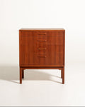 Cassettiera scandinava in teak a quattro cassetti