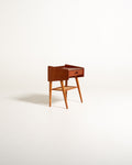 Comodino scandinavo in teak con ripiano