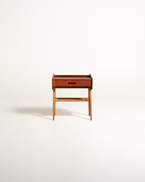 Comodino scandinavo in teak con ripiano