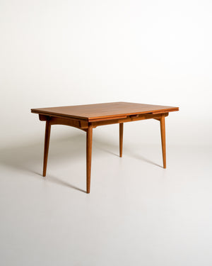 Tavolo “AT-312” di Hans J. Wegner per Andreas Tuck, anni ’50