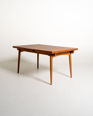 Tavolo “AT-312” di Hans J. Wegner per Andreas Tuck, anni ’50