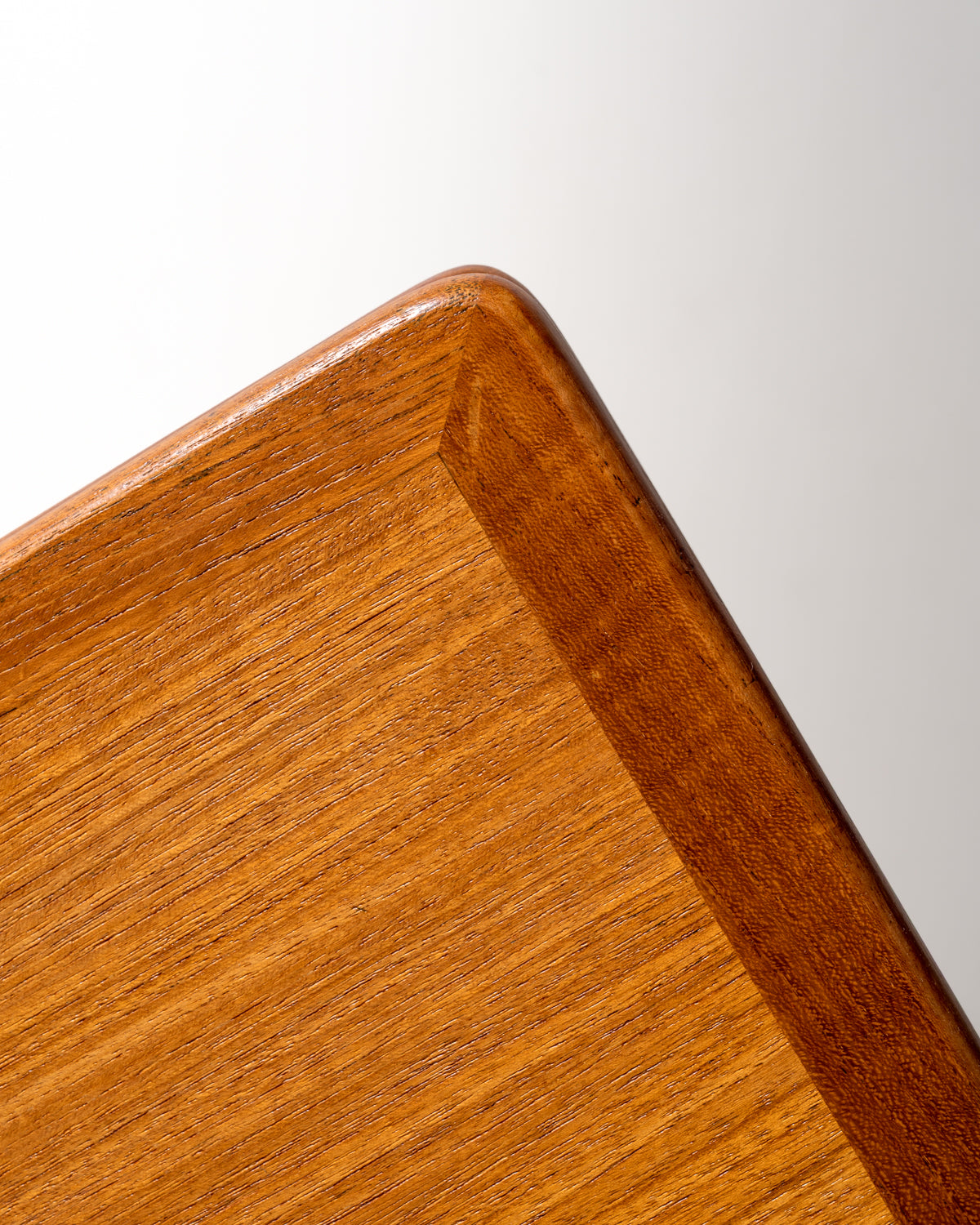 Tavolo “AT-312” di Hans J. Wegner per Andreas Tuck, anni ’50