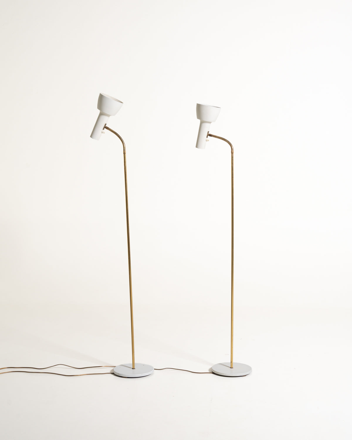 Coppia di lampade da terra modello “2008 L” di Schmidt's Lampedesign, Danimarca, anni '60