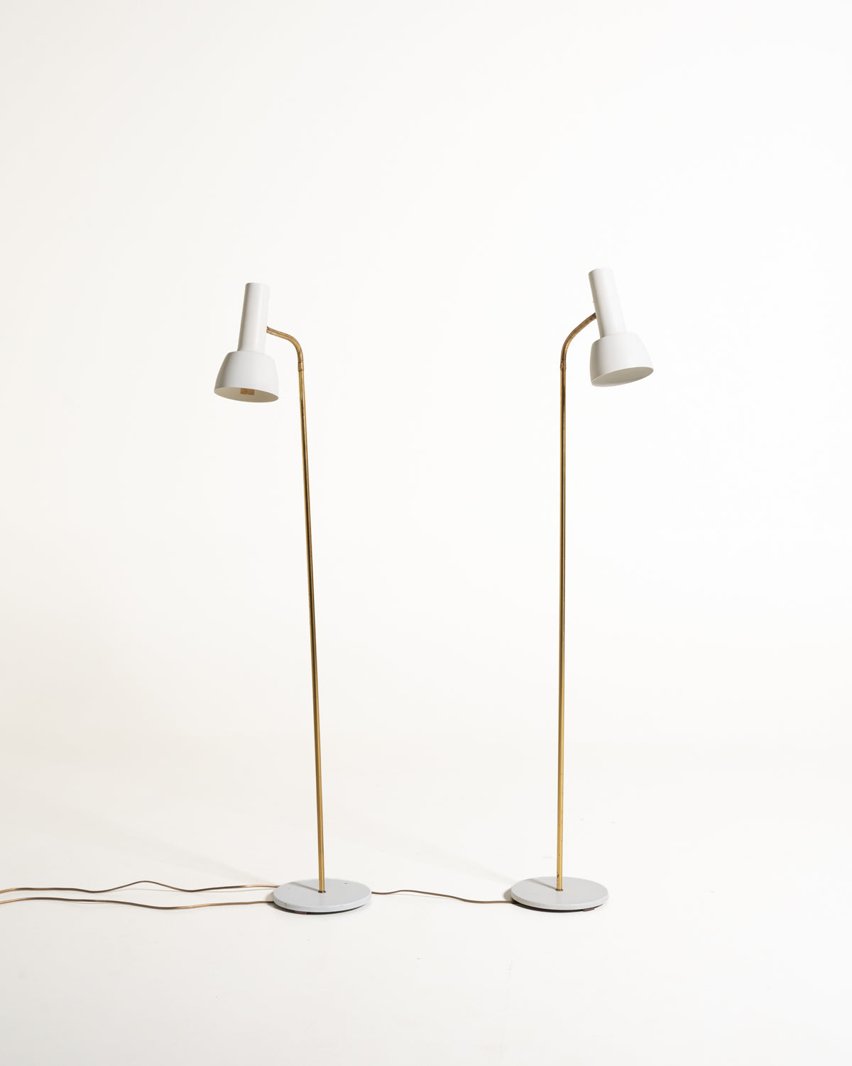 Coppia di lampade da terra modello “2008 L” di Schmidt's Lampedesign, Danimarca, anni '60