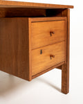 Scrivania “GE-125” di Hans J. Wegner per GETAMA, anni ’60