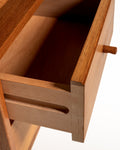 Scrivania “GE-125” di Hans J. Wegner per GETAMA, anni ’60