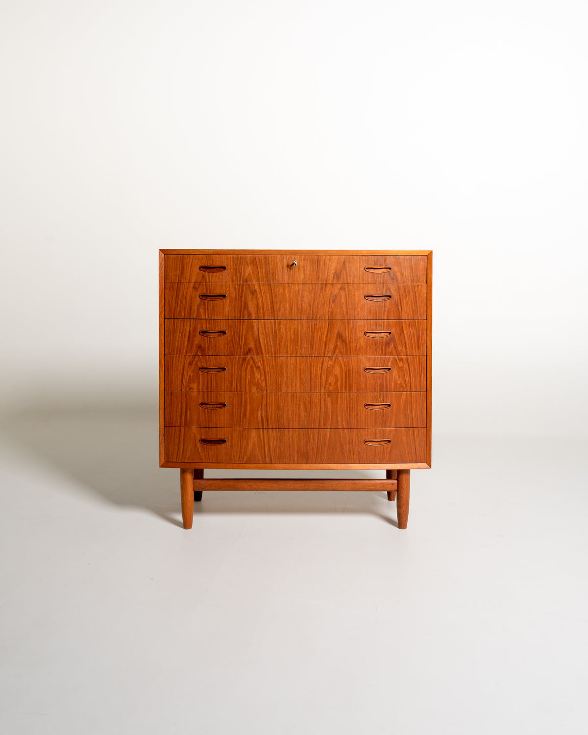 Sestina danese in teak, anni ’60
