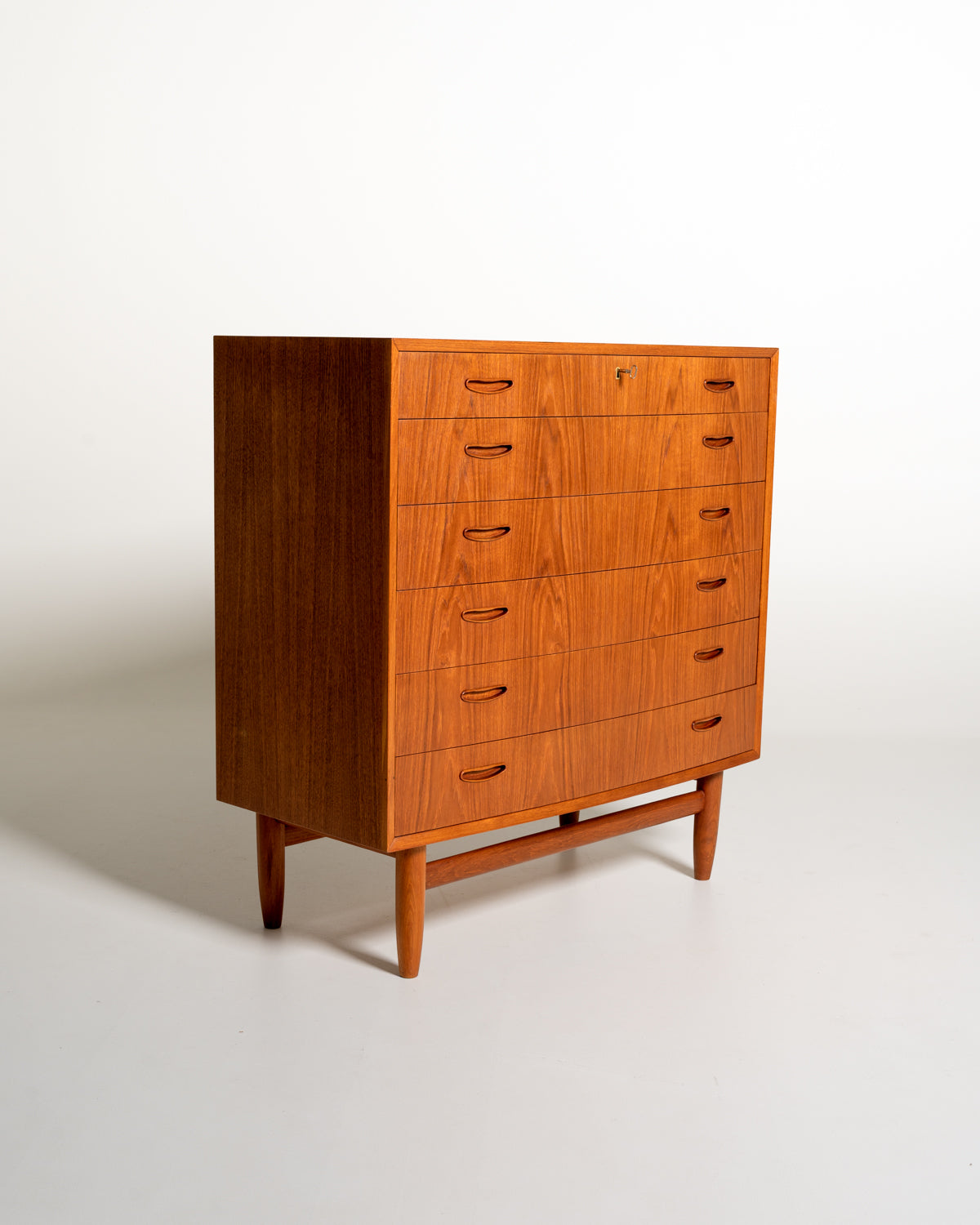 Sestina danese in teak, anni ’60